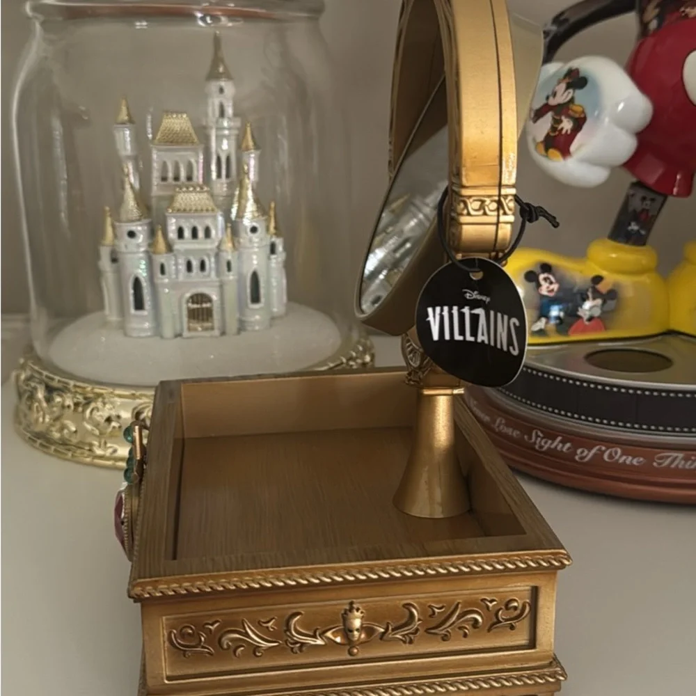 Bath & Body Works Disney Villains Evil Queen vanity Mirror